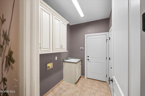 Tiny photo for 1738 Deer Trail Drive, Toledo, OH 43615 (MLS # 10013201)