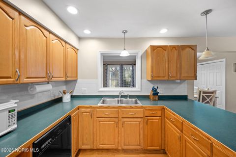 Tiny photo for 6000 Park Street, Sylvania, OH 43560 (MLS # 10002532)