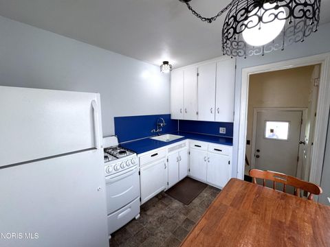 Tiny photo for 10 E Crawford Avenue, Toledo, OH 43612 (MLS # 10007228)