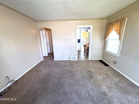 Tiny photo for 10 E Crawford Avenue, Toledo, OH 43612 (MLS # 10007228)