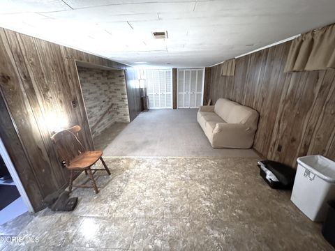 Tiny photo for 10 E Crawford Avenue, Toledo, OH 43612 (MLS # 10007228)