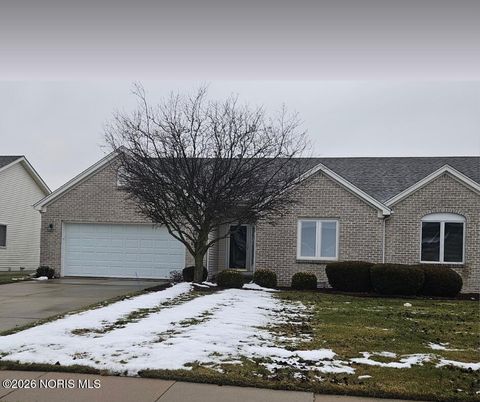 Photo of 4212 W Waterbend Drive, Maumee, OH 43537 (MLS # 10002802)