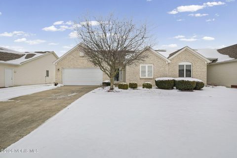 Photo of 4212 W Waterbend Drive, Maumee, OH 43537 (MLS # 10002802)