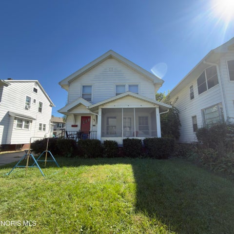 Tiny photo for 4142 Lowe Road, Toledo, OH 43612 (MLS # 10014334)