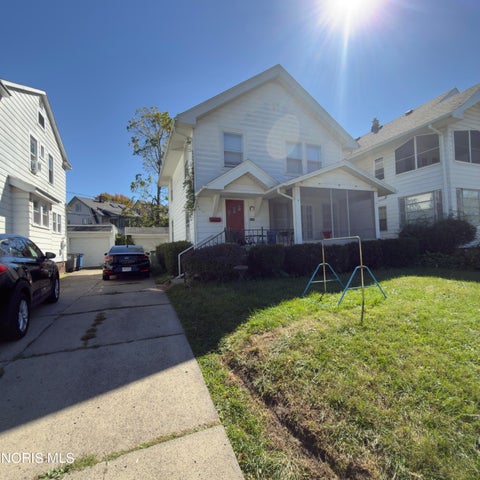 Tiny photo for 4142 Lowe Road, Toledo, OH 43612 (MLS # 10014334)