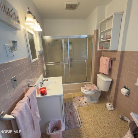 Tiny photo for 4142 Lowe Road, Toledo, OH 43612 (MLS # 10014334)