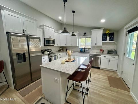 Tiny photo for 306 W Woodcox Street, Antwerp, OH 45813 (MLS # 10007109)