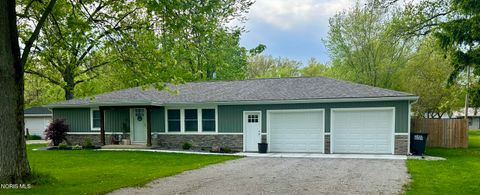 Photo of 306 W Woodcox Street, Antwerp, OH 45813 (MLS # 10007109)