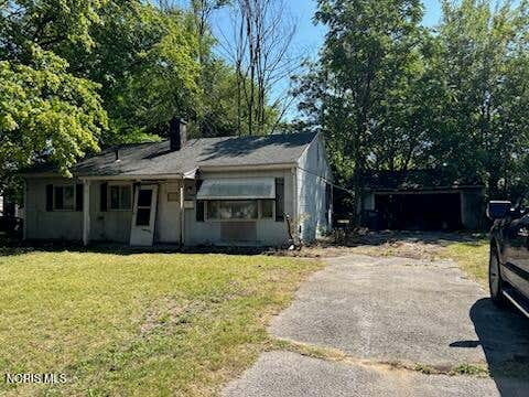 Tiny photo for 1628 Raynor Drive, Toledo, OH 43615 (MLS # 10011641)