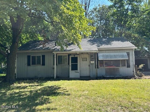 Photo of 1628 Raynor Drive, Toledo, OH 43615 (MLS # 10011641)