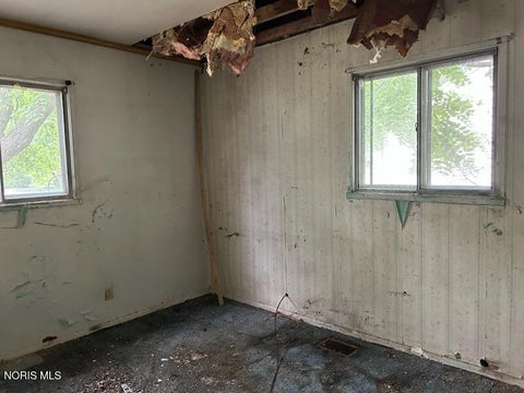 Tiny photo for 1628 Raynor Drive, Toledo, OH 43615 (MLS # 10011641)