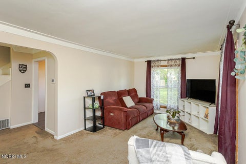 Tiny photo for 362 Dulton Drive, Toledo, OH 43615 (MLS # 10011598)
