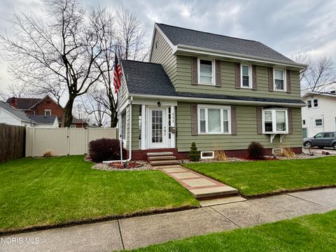 Photo of 111 W Wayne Street, Paulding, OH 45879 (MLS # 10005832)