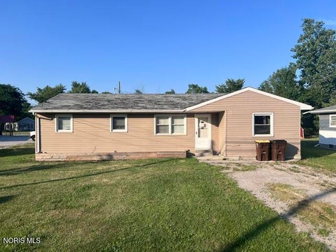 Photo of 1129 Ayersville Avenue, Defiance, OH 43512 (MLS # 10012661)