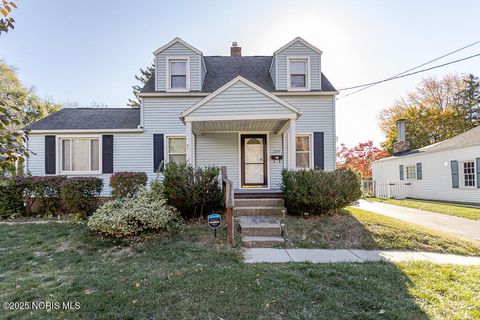 Photo of 2149 Westbrook Drive, Toledo, OH 43613 (MLS # 10001066)