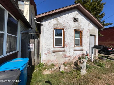 Photo of 1431 N Michigan Street, Toledo, OH 43604 (MLS # 10000555) Photo of 1431 N Michigan Street, Toledo, OH 43604 (MLS # 10000555)