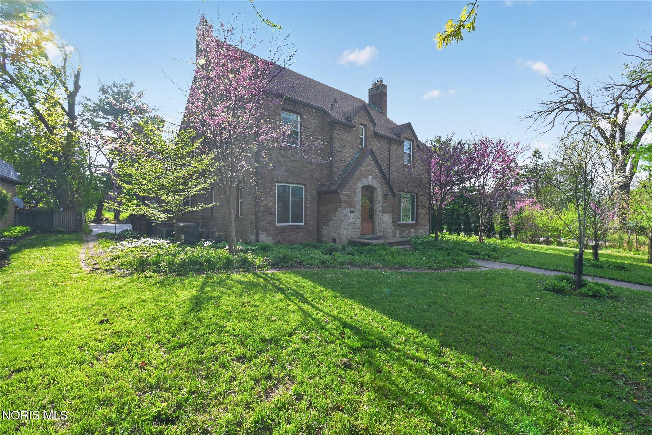 2204 Orchard Road