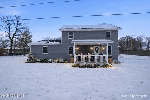 Photo of 2014 W Sandusky Street, Findlay, OH 45840 (MLS # 10002012)