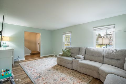 Tiny photo for 7638 Grenlock Drive, Sylvania, OH 43560 (MLS # 10003086)