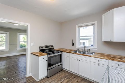 Tiny photo for 2119 Evansdale Avenue, Toledo, OH 43607 (MLS # 10008470)