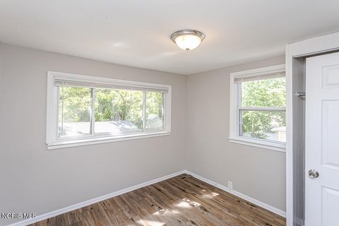 Tiny photo for 2119 Evansdale Avenue, Toledo, OH 43607 (MLS # 10008470)