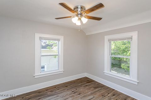 Tiny photo for 2119 Evansdale Avenue, Toledo, OH 43607 (MLS # 10008470)