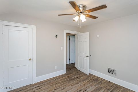 Tiny photo for 2119 Evansdale Avenue, Toledo, OH 43607 (MLS # 10008470)