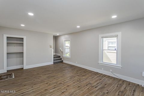 Tiny photo for 2119 Evansdale Avenue, Toledo, OH 43607 (MLS # 10008470)