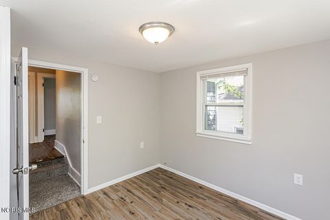 Tiny photo for 2119 Evansdale Avenue, Toledo, OH 43607 (MLS # 10008470)