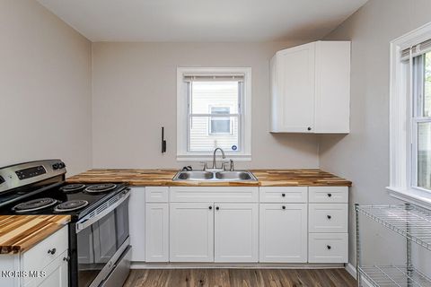 Tiny photo for 2119 Evansdale Avenue, Toledo, OH 43607 (MLS # 10008470)