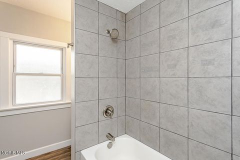 Tiny photo for 2119 Evansdale Avenue, Toledo, OH 43607 (MLS # 10008470)