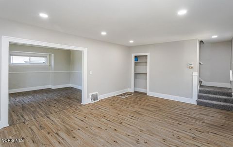 Tiny photo for 2119 Evansdale Avenue, Toledo, OH 43607 (MLS # 10008470)