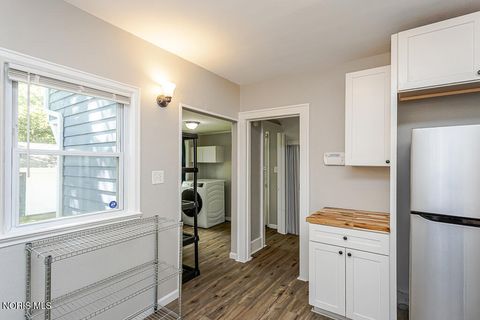 Tiny photo for 2119 Evansdale Avenue, Toledo, OH 43607 (MLS # 10008470)
