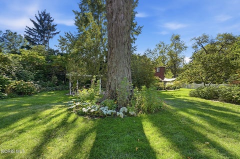 Tiny photo for 2540 Secor Road, Toledo, OH 43606 (MLS # 10014114)