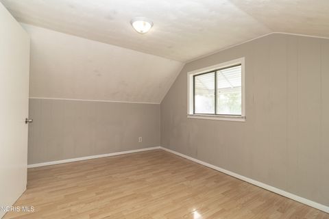 Tiny photo for 1221 Greenwood Avenue, Toledo, OH 43605 (MLS # 10010208)