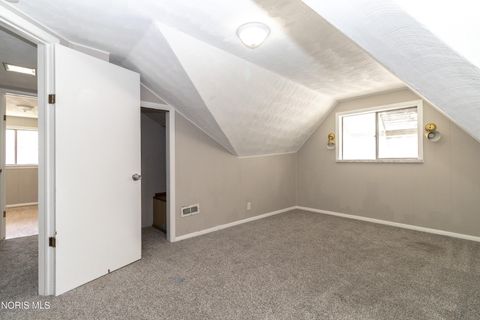 Tiny photo for 1221 Greenwood Avenue, Toledo, OH 43605 (MLS # 10010208)