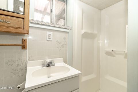 Tiny photo for 1221 Greenwood Avenue, Toledo, OH 43605 (MLS # 10010208)