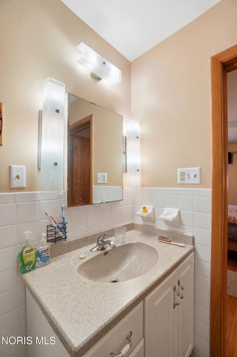 Tiny photo for 1020 Gustin Avenue, Bowling Green, OH 43402 (MLS # 10009474)