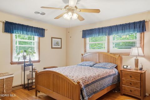 Tiny photo for 1020 Gustin Avenue, Bowling Green, OH 43402 (MLS # 10009474)