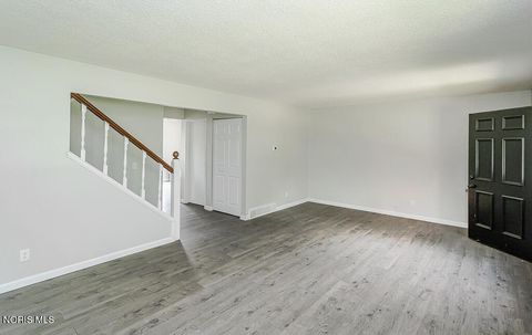 Tiny photo for 6727 Garden Road, Maumee, OH 43537 (MLS # 10008368)