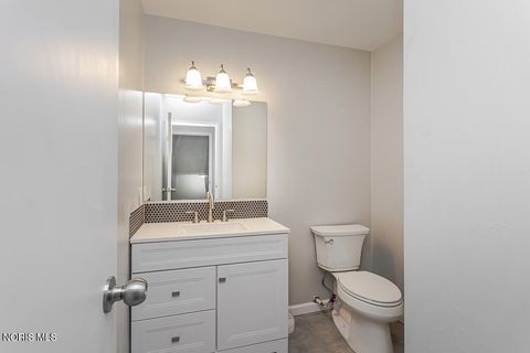 Tiny photo for 6727 Garden Road, Maumee, OH 43537 (MLS # 10008368)