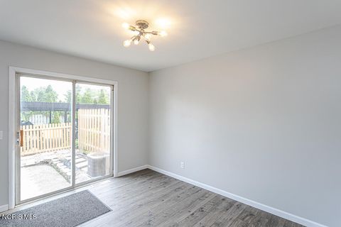 Tiny photo for 6727 Garden Road, Maumee, OH 43537 (MLS # 10008368)