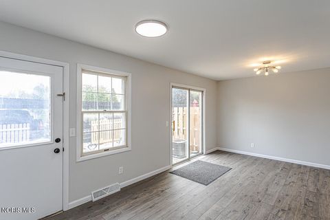 Tiny photo for 6727 Garden Road, Maumee, OH 43537 (MLS # 10008368)