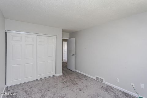 Tiny photo for 6727 Garden Road, Maumee, OH 43537 (MLS # 10008368)