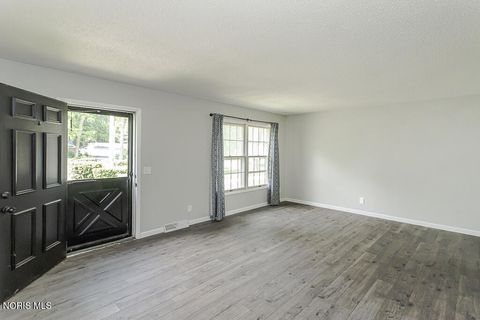 Tiny photo for 6727 Garden Road, Maumee, OH 43537 (MLS # 10008368)