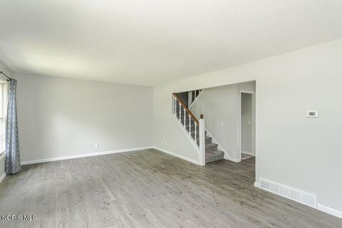 Tiny photo for 6727 Garden Road, Maumee, OH 43537 (MLS # 10008368)