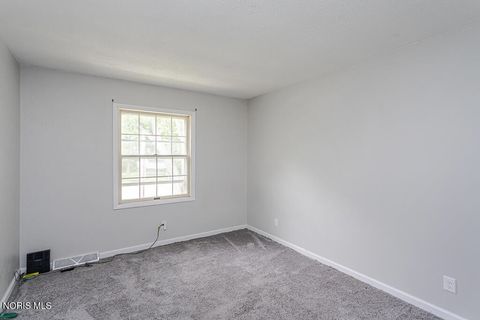 Tiny photo for 6727 Garden Road, Maumee, OH 43537 (MLS # 10008368)