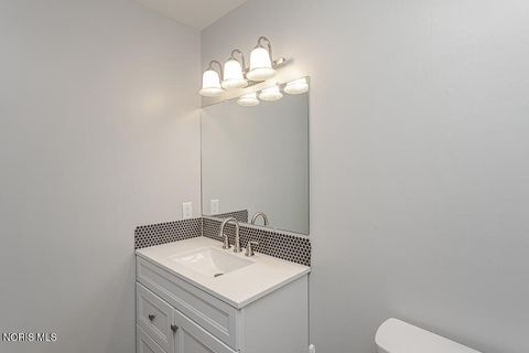 Tiny photo for 6727 Garden Road, Maumee, OH 43537 (MLS # 10008368)