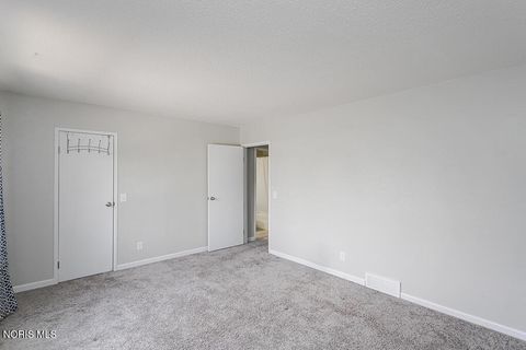 Tiny photo for 6727 Garden Road, Maumee, OH 43537 (MLS # 10008368)