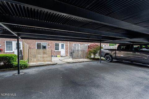 Tiny photo for 6727 Garden Road, Maumee, OH 43537 (MLS # 10008368)